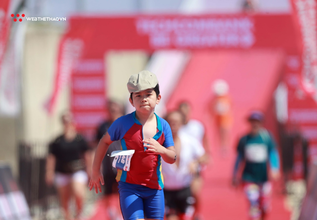 Ký ức Ironman Danang 2018 Những "người sắt" nhí hiên ngang giữa biển